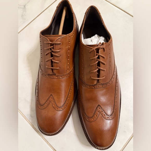Cole Haan Tan Brogue Oxfords - Picture 2 of 4